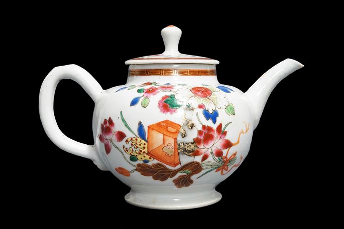 Chinese export porcelain famille rose teapot and cover | MasterArt